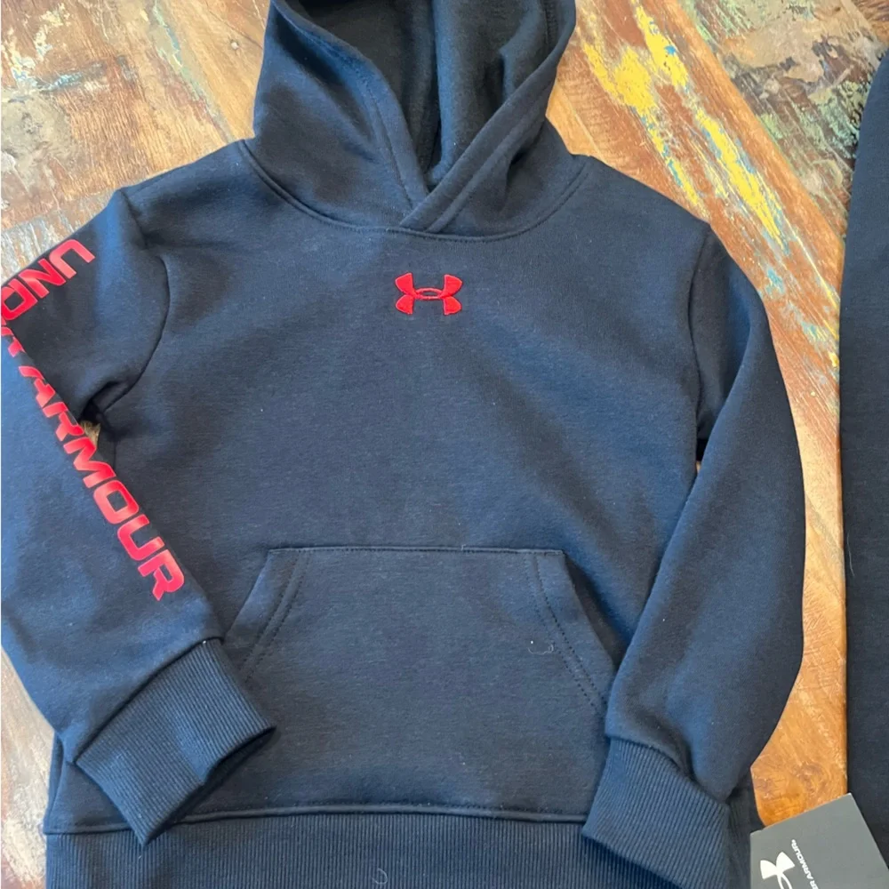 NWT Under Armour Boys 2 Piece  Set